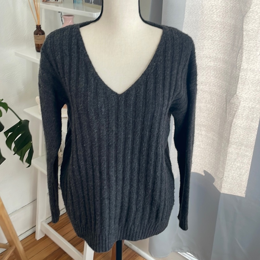 Grey wool gap sweater